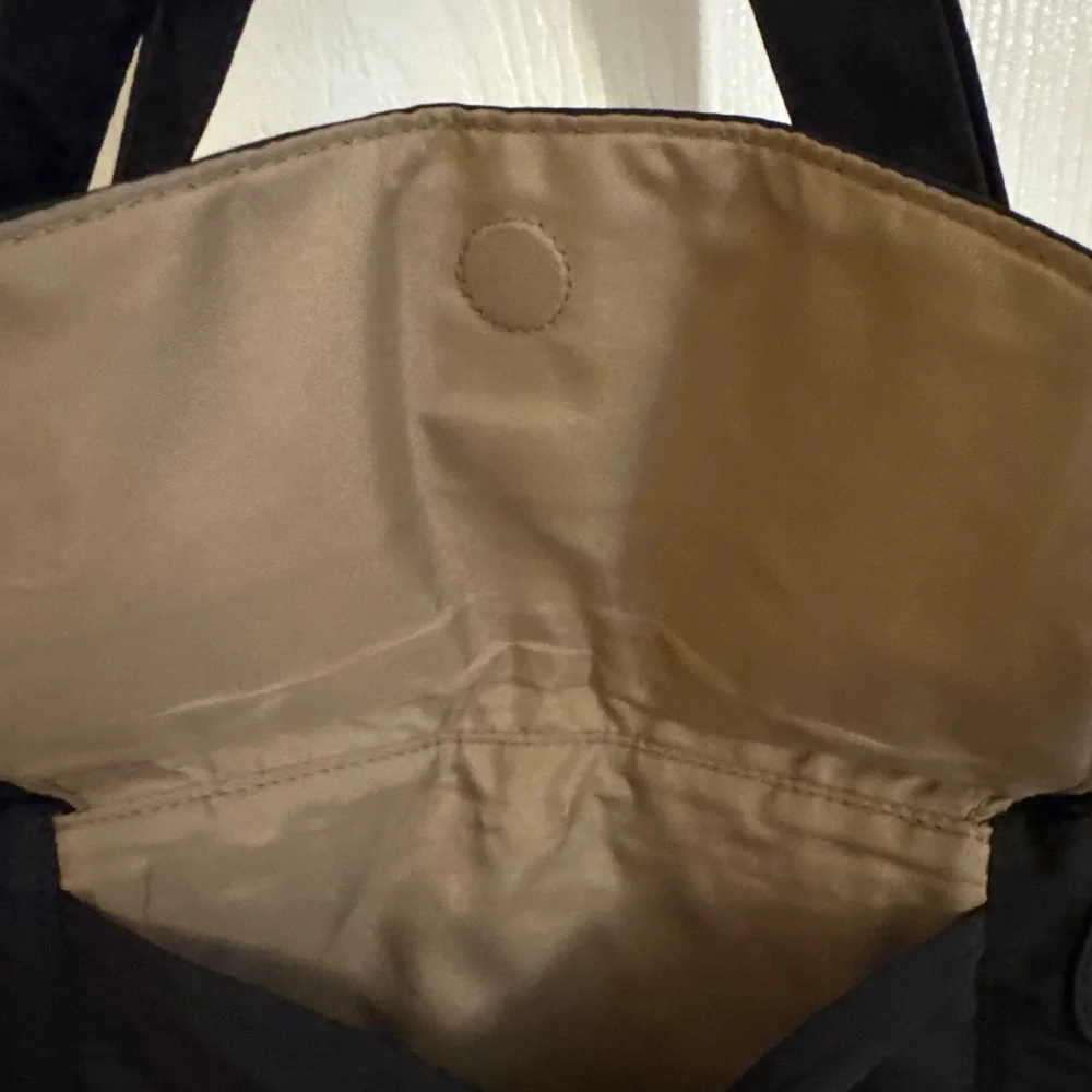 Baggalini nylon cross body bag - Picture 7 of 9